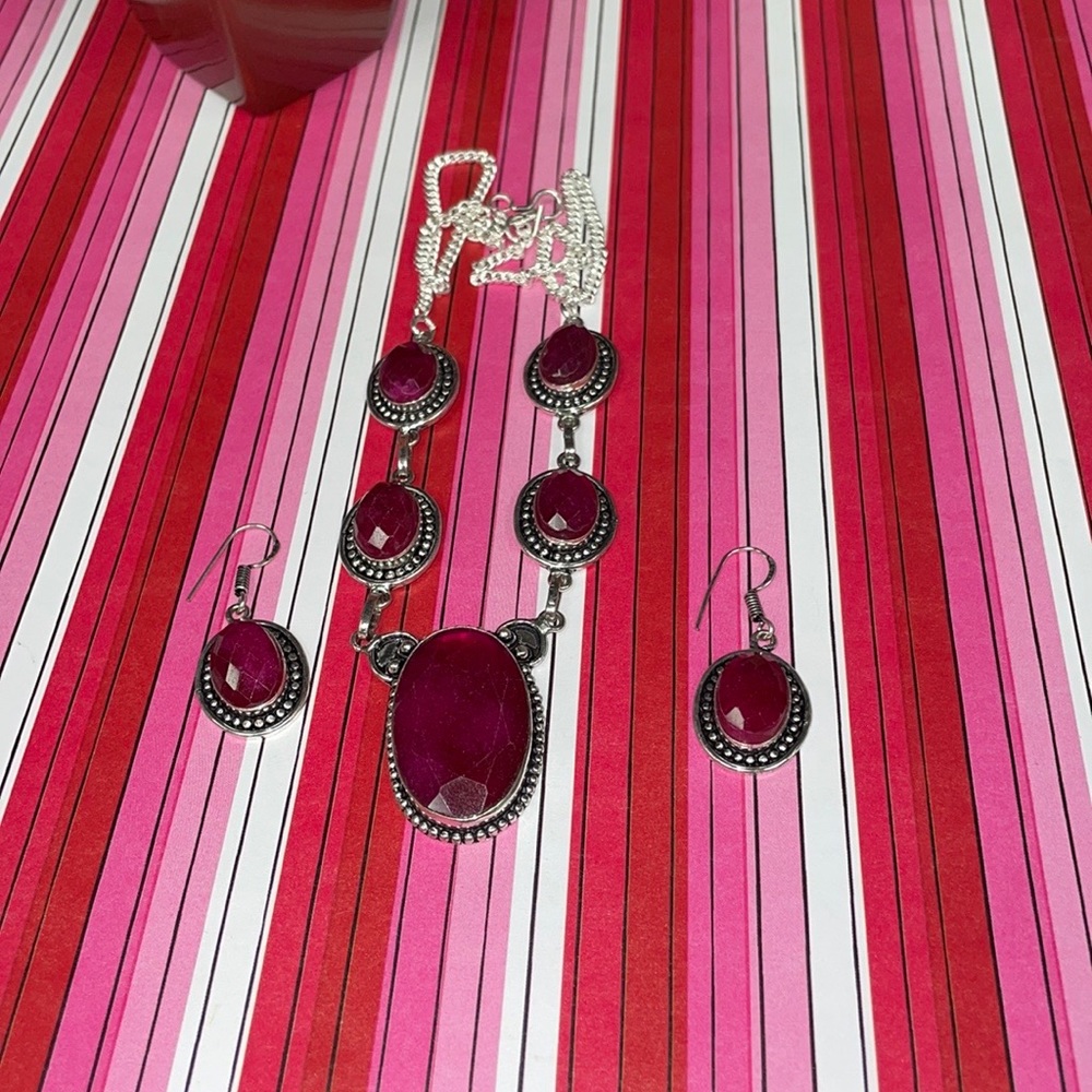 Ruby Necklace Set - image 4
